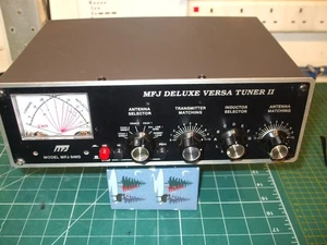 Radio MFJ-949D Deluxe Versa Tuner II ATU HAM GRATUIT poste britannique - Photo 1/5