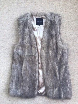 New Look faux fur grey beige sleeveless gilet top UK 12 - Image 1 of 4