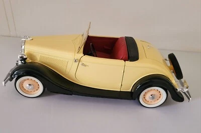 Solido 1934 Ford V8 Echelle Roadster Diecast 1:19 Model Car Made In France  - Image 1 of 4