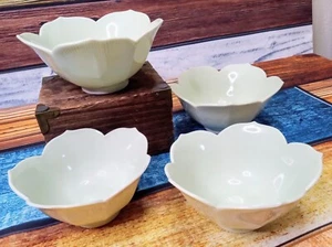 Set 4 Vintage Sage Green Lotus Bowls Japan~Two 4" & Two 5"~Rice Dessert Soup Dip - Picture 1 of 13