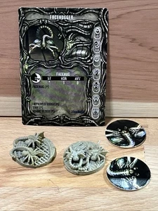 Figura Prodos AVP The Hunt Begins Alien Facehugger X2 sin pintar nueva - Imagen 1 de 5