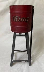 Torre de agua antigua Bing para diseño de tren, rojo y negro, falta parte superior y caño - Imagen 1 de 6