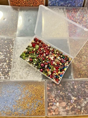 3.5 lbs Seed Beads Huge Mixed Lot Crafts Jewelry Making UNSORTED MULTICOLOR - Image 1 of 4