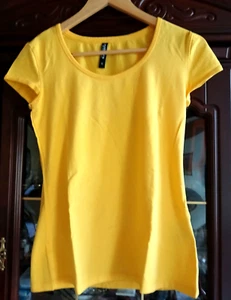 Damen T-Shirt Colours OF  THE  WORLD  Größe S  Farbe Gelb Neu - Bild 1 von 1