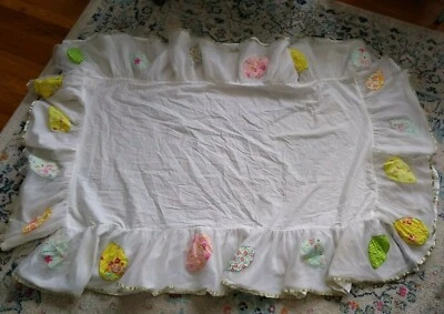 Falda de cuna Pottery Barn para niños brooke hojas de tul cinta de retazos guardería de hadas Foto 1 de 4