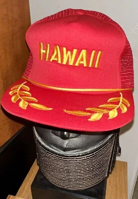 De colección Años 80 HAWAI Bordado Rojo Dorado Malla Ajustable Camionero Sombrero Snapback Gorra Bonito Foto 1 de 4