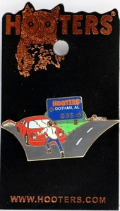DOTHAN, AL - OUT OF GAS PUSHING CAR TO ALABAMA HOOTERS RESTAURANT LAPEL PIN - Picture 1 of 2
