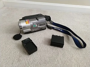 Sony CCD-TR818 HI8 8mm Video8 Cámara Videocámara Reproductor VCR Transferencia de Video Funciona - Imagen 1 de 12