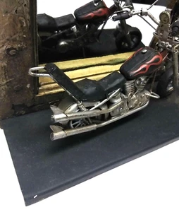 ESPEJO MOTO EN ESTANTERÍA / HECHO A MANO MADERA 3D 12"X17" / MARCO DE FOTOS - Imagen 1 de 11