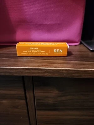 Crema para dormir Ren Clean Skincare Radiance Overnight Glow manchas oscuras 5 ml NUEVA@ Foto 1 de 3