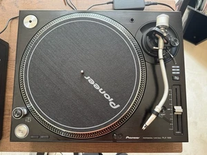 Pioneer PLX-1000 Direct-Drive Turntable Vinyl Black Mint Condition Boxed - Picture 1 of 10