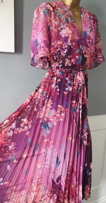 Love & Roses Floral Pleated Midi Maxi Dress With Flutter Sleeves Size 20  - Image 1 of 4