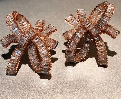 Pendientes grandes con moño de boda de diamantes simulados enchapados en oro rosa de 18k joyería regalo Foto 1 de 4