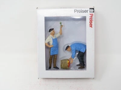 Preiser G 45074 Wine Taster Farmer Fruit Basket Workers Folks People Figure Set - Image 1 of 4