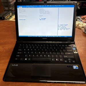 Sony VAIO VPCCW17FX buon schermo NO BLU RAY DRIVE 4 GB RAM PER RIPARAZIONE PARTI - Foto 1 di 9