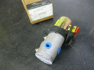 VERSA ASG 4242 31 Four Way Solenoid Valve 1/8" ports 120 vac coil - Picture 1 of 5