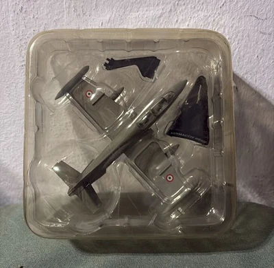 AERMACCHI MB339  SCALA 1:94 AEREO MODELLINO NUOVO CON STAND IN BOX - Immagine 1 di 3