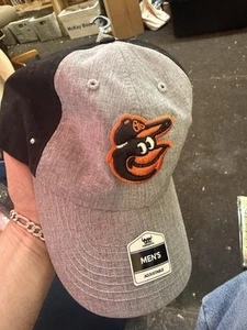Nuovo cappello Fan Favorite MLB Baltimore Orioles O's cinturino posteriore berretto regolabile - Foto 1 di 1