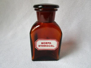 alte Morphium Morphin Flasche Morph. hydrochl. dreieckig 11,8x6,5x6,5x6,5cm - Picture 1 of 7