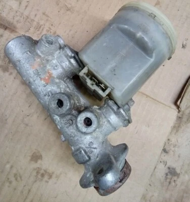 Reservatório de cilindro mestre de freio Nissann b13 Blue Bird Bm44 Bmc 15/16 - Imagem 1 de 4