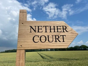 SOLID OAK DIRECTIONAL POINTER SIGN HARDWOOD OAK ENGRAVED FOOTPATH POINTER SIGN - Picture 1 of 4