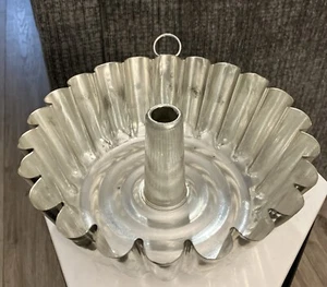 Vintage Starburst Fluted Scalloped Tin Bundt Cake Brioche Pan Mold 8” With Ring - Picture 1 of 4