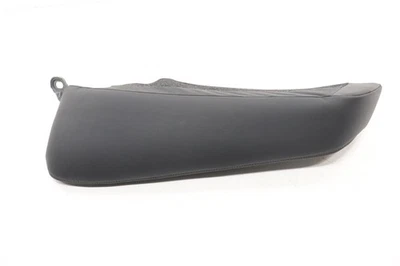 2018–2021 MAZDA 6 ЗАДНЯЯ КРЫШКА ВАЛИКА ЛЕВОГО СИДЕНЬЯ ОТ ОРИГИНАЛЬНОГО ПРОИЗВОДИТЕЛЯ ЧЕРНАЯ_GT7 - Изображение 1 из 4