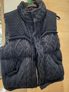 Mihara Yasuhiro Herren Daunenweste Volumen Zopfmuster Navy Silber Fleece Taschen Zip - Bild 1 von 5