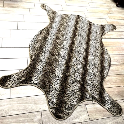 Manta de terciopelo estampada de leopardo Charter Club forma animal única 74x48 mbc Foto 1 de 4