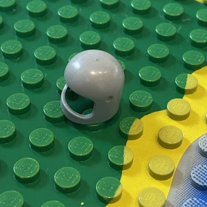 LEGO Vintage Castle Minifig Light Gray Helmet - Old Gray helmet 193a2 375 383 - Picture 1 of 7