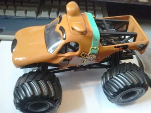 Hot Wheels 1:24 Scale Monster Jam Scooby Doo DieCast Truck s17 (Series 17) - Picture 1 of 15