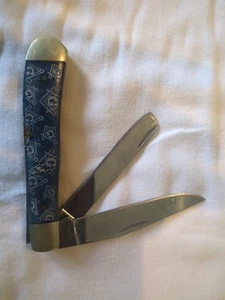 Frost Cutlery Free and Accepted Mason Pocket Knife ‘In Search of More Light’ - Picture 1 of 12