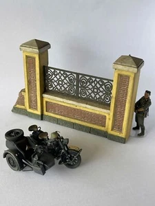 WW2 1/35 German Soldier Figure and Motocycle, Built and Painted - Picture 1 of 11