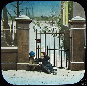 Linterna mágica de vidrio VICTORIAN TALE TOBOGÁN EN LA PUERTA ORIENTAL NO2 C1890 - Imagen 1 de 2