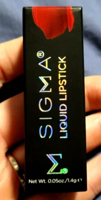 Lápiz labial líquido Sigma Beauty en VENOM 0,05 oz/1,4 g vegano NUEVO EN CAJA Foto 1 de 4