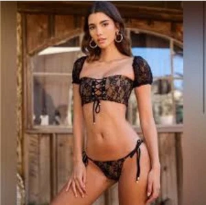 BRANDNEU STRANDHASE EVERLY SCHWARZ SPITZE - Bild 1 von 5