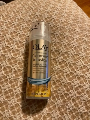 OLAY Micropulido Infusión Nuevo Limpiador Facial Brillo Hidratante Jengibre Triturado y Foto 1 de 2