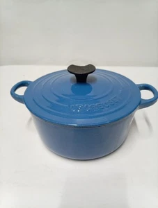 Le Creuset #18 Signatur Emailliertes Gusseisen Rund Dutch Oven Blau 2 Quart  - Bild 1 von 13