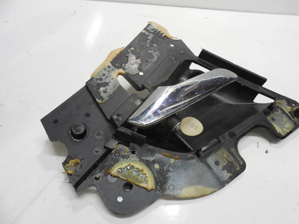 Mercedes Benz 96-02 W210 Manija interior de la puerta trasera derecha 2107660254 E430 E320 Foto 1 de 4