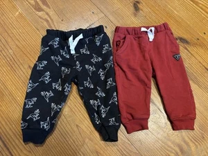Baby Guess Sweat Pants Size 12 Months Black And White Dinosaur And Red - Picture 1 of 4
