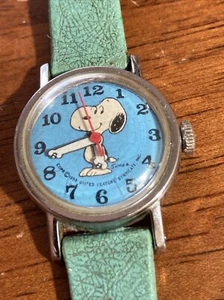 Reloj mecánico vintage Timex 1958 PEANUTS SNOOPY para reparación de piezas - Imagen 1 de 10