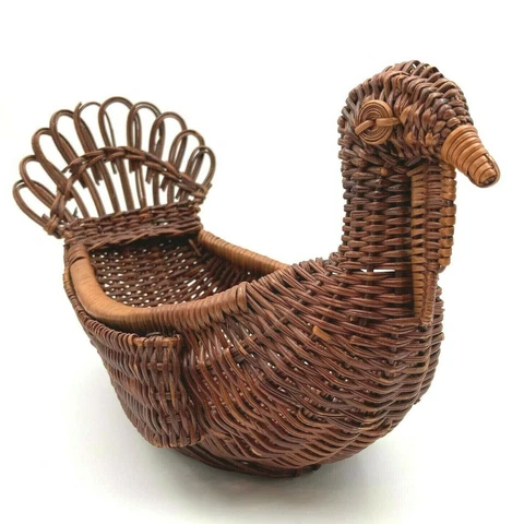Vintage Woven Wicker Turkey Shaped Basket Thanksgiving Table Decor Centerpiece Cover