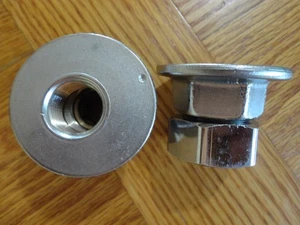Lote de 2 juegos de bridas de grifo T&S con brida excéntrica hembra NPT de 1/2" - Imagen 1 de 5