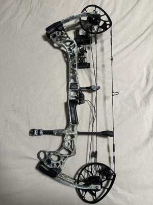 MATHEWS TRIAX RH 27.5" 70lbs   - Image 1 of 4