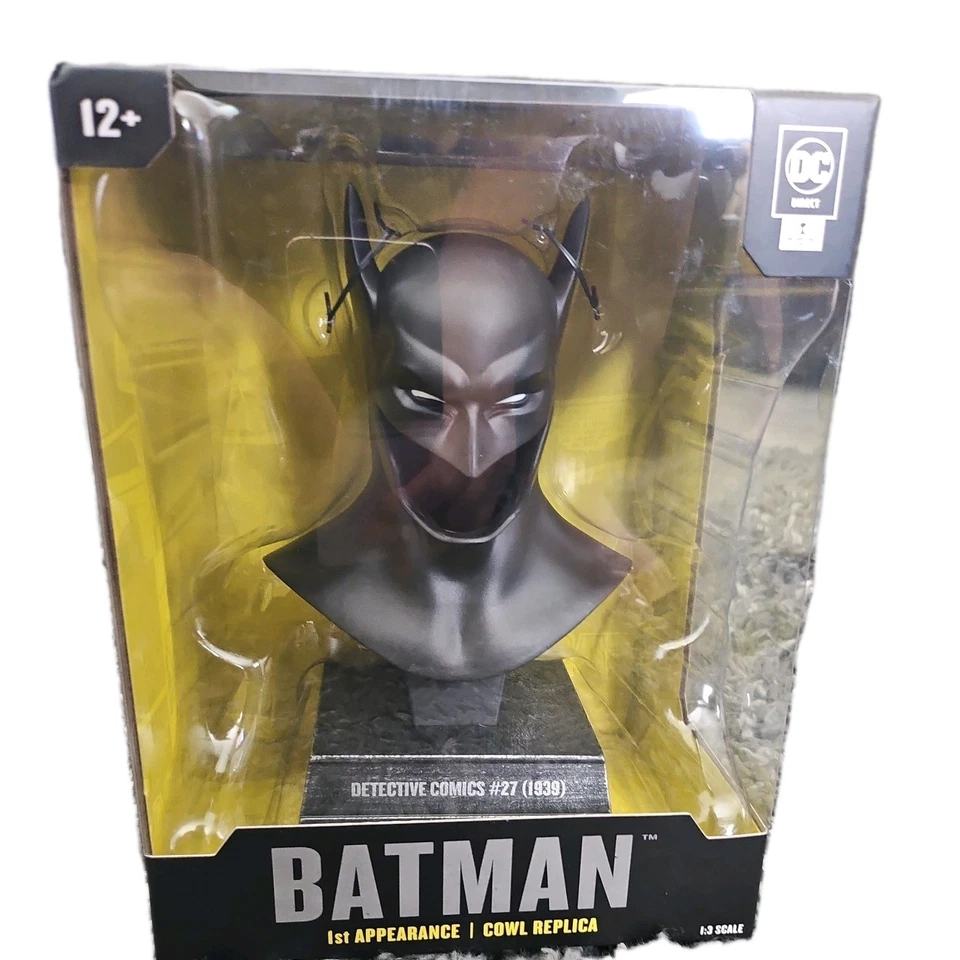 Réplica de utilería directa de DC Batman Detective Comics #27 primera aparición capucha escala 1:3 Foto 1 de 4