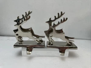 Juego de 2 soportes de medias de Navidad de reno cromado de colección de metal de 1,45 lb cada uno - Imagen 1 de 16