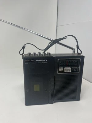 Realistic Minisette 3 Compact Cassette Tape Recorder With AM/ FM radio. Vintage - Image 1 of 4