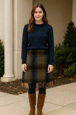 Falda vintage de lana tartán flecos a cuadros azul y amarillo Academia. Cintura verdadera de 28 pulgadas Foto 1 de 4