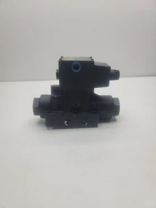 Parker Directional Control Valve D63W1B1Y 36 G24 - Picture 1 of 6