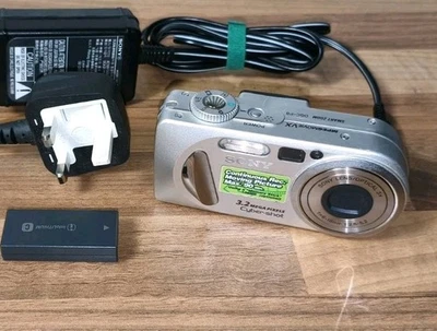 Sony Digital Camera Cybershot DSC-P8 3.2MP Silver  - Image 1 of 4